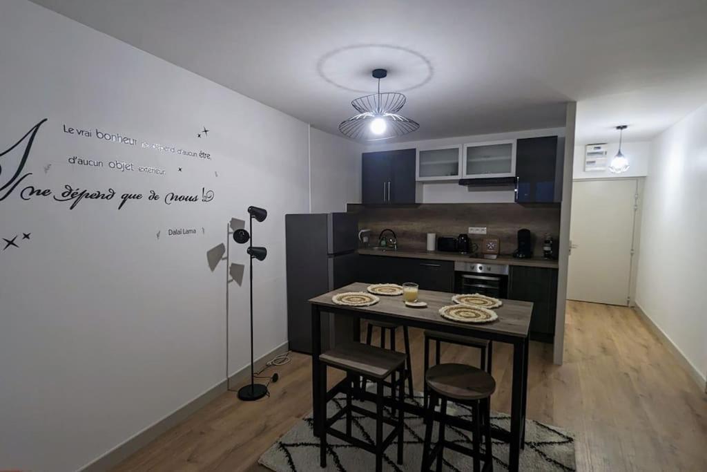 ננטואה Zen Home - Appartement Jusqu'A 4 Voyageurs מראה חיצוני תמונה